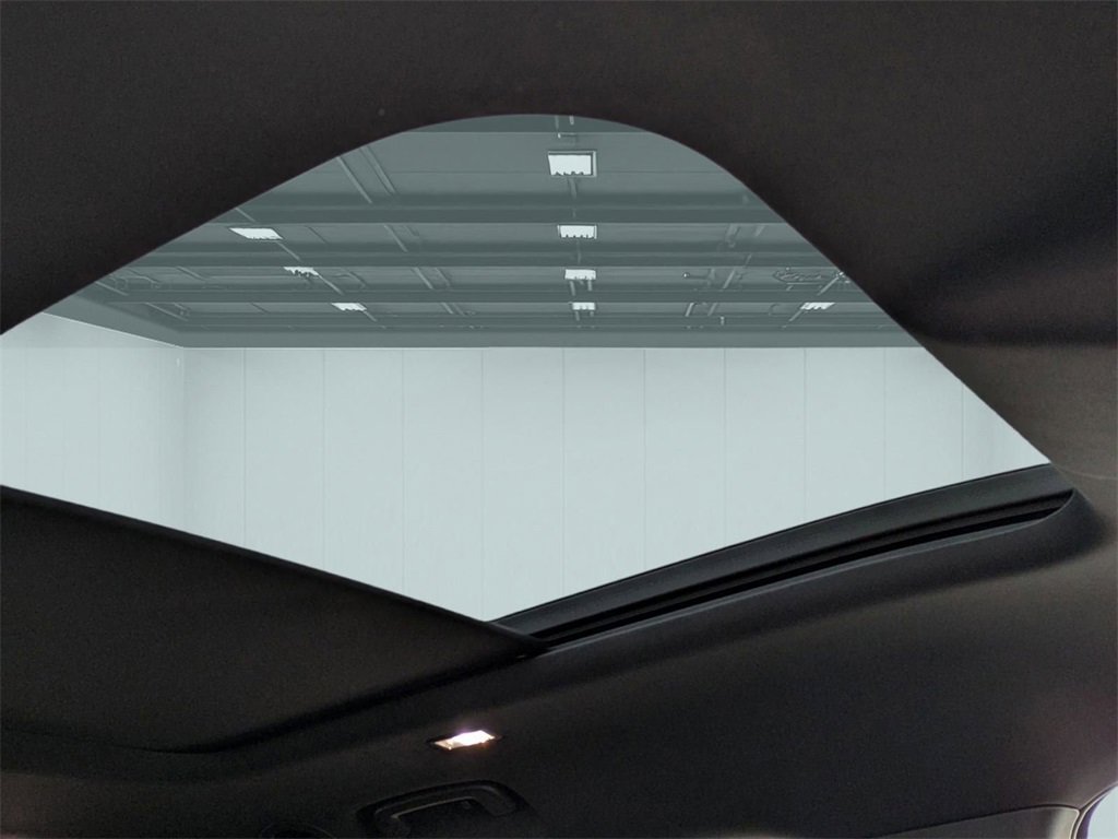 Used 2023 Land Rover Defender 130 X-Dynamic SE image 18