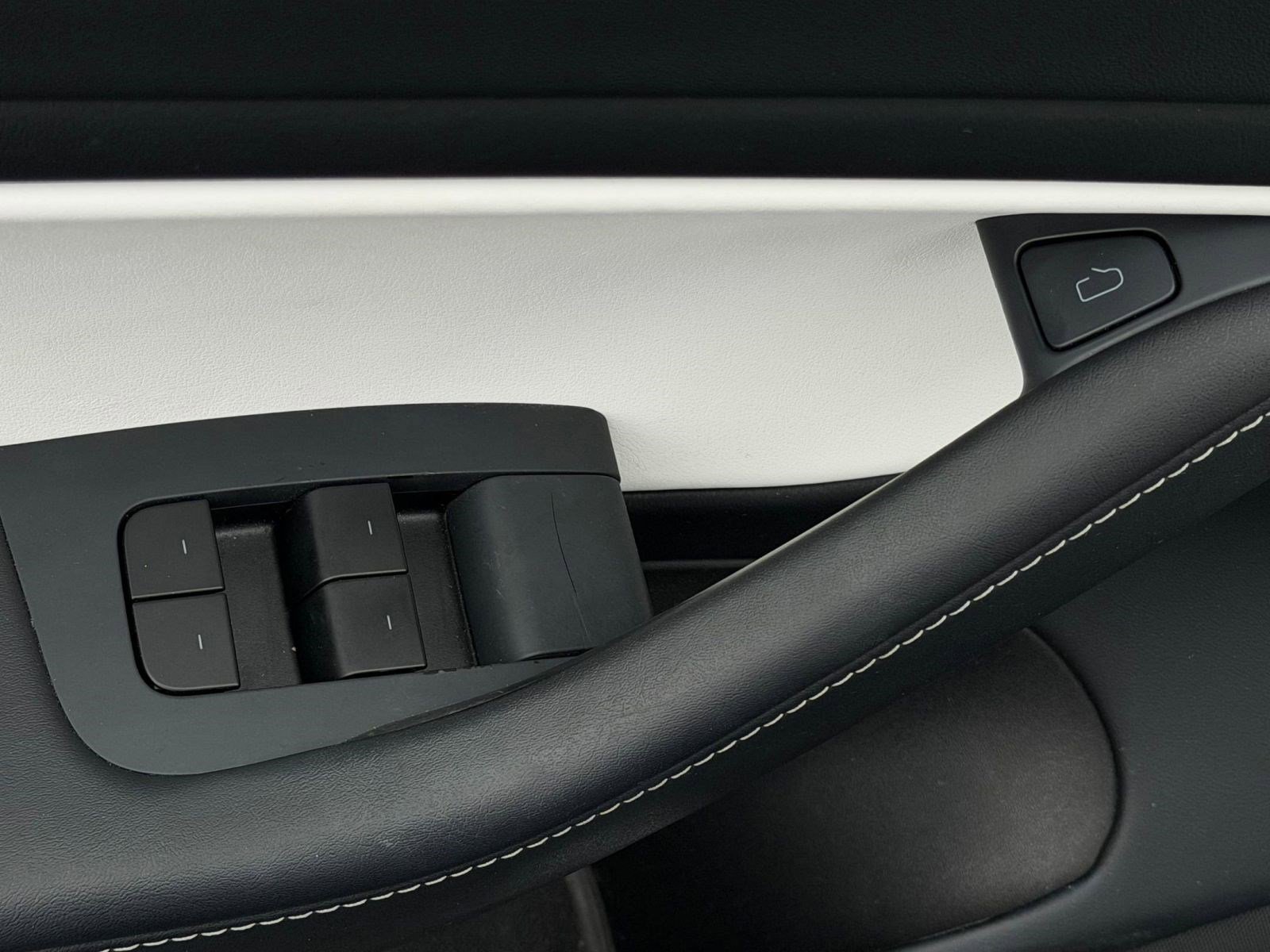 Used 2021 Tesla Model 3 Performance image 19