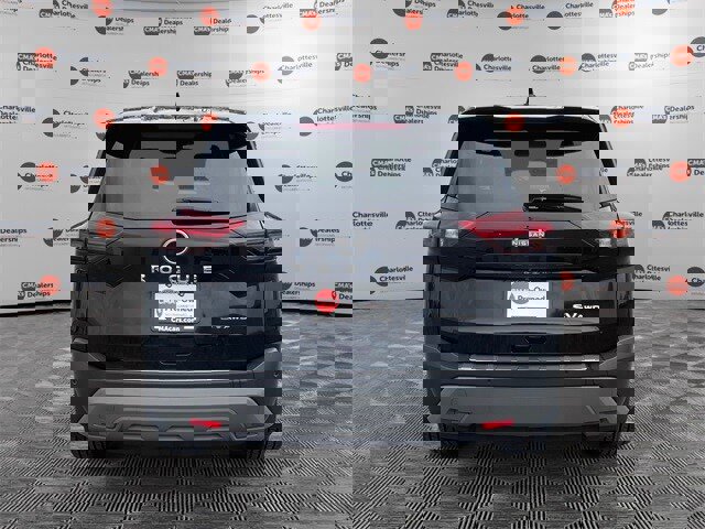 Used 2023 Nissan Rogue SV image 4