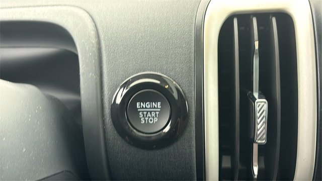 Used 2025 Ford Expedition Active image 14