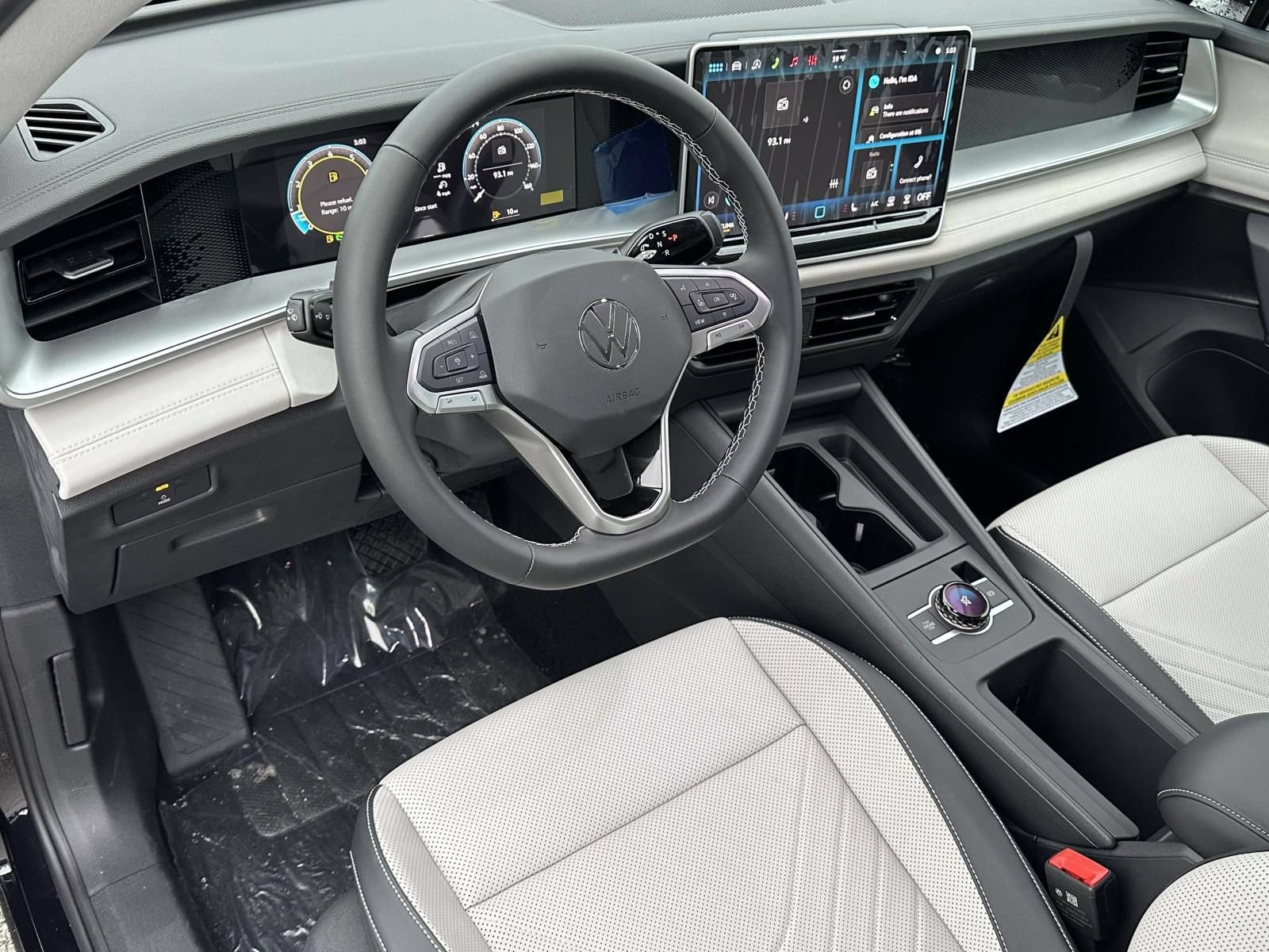 New 2026 Volkswagen Tiguan SE FWD image 10