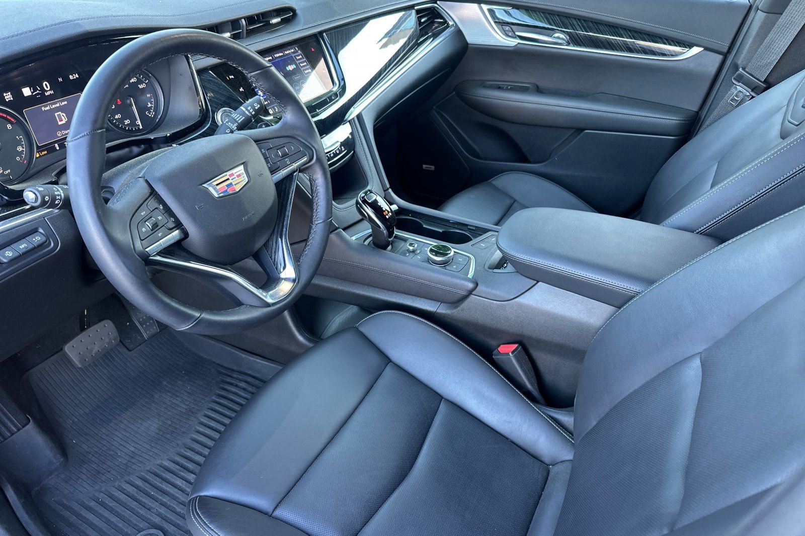 Used 2025 Cadillac XT6 Premium Luxury w/ Technology Package image 10