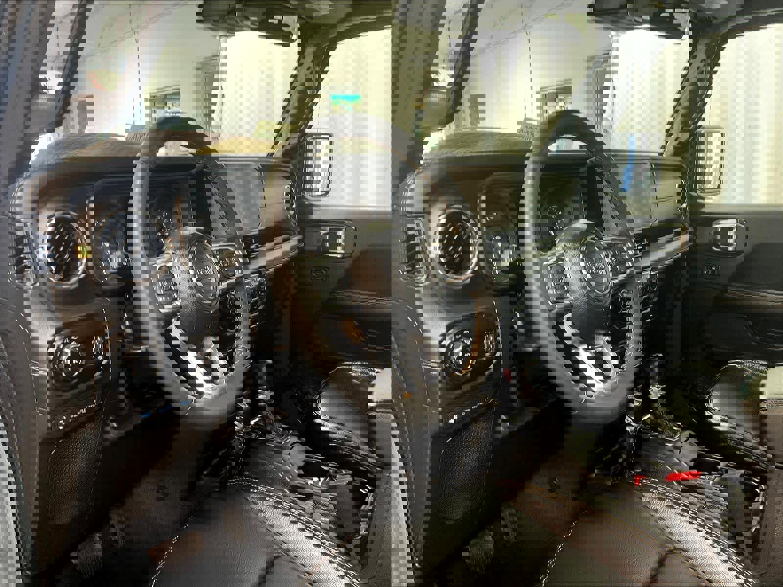 Used 2024 Jeep Wrangler Sahara w/ Technology Group image 8