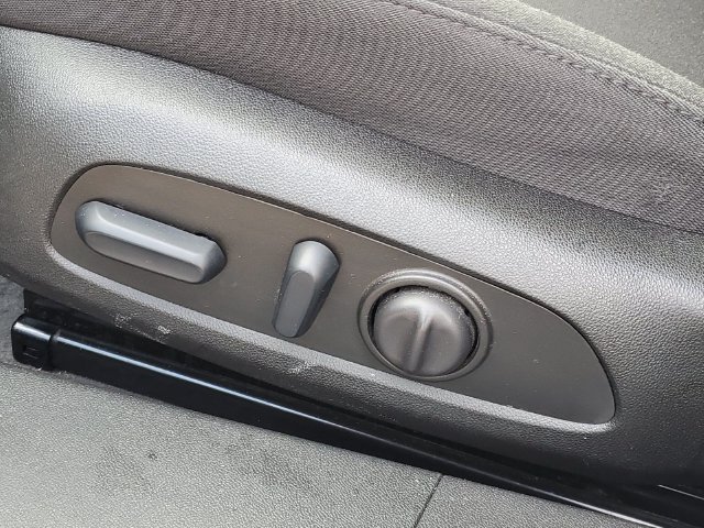 Used 2025 Chevrolet Malibu LT FWD image 6