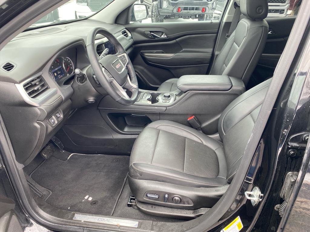 Used 2023 GMC Acadia SLT w/ Preferred Package image 9