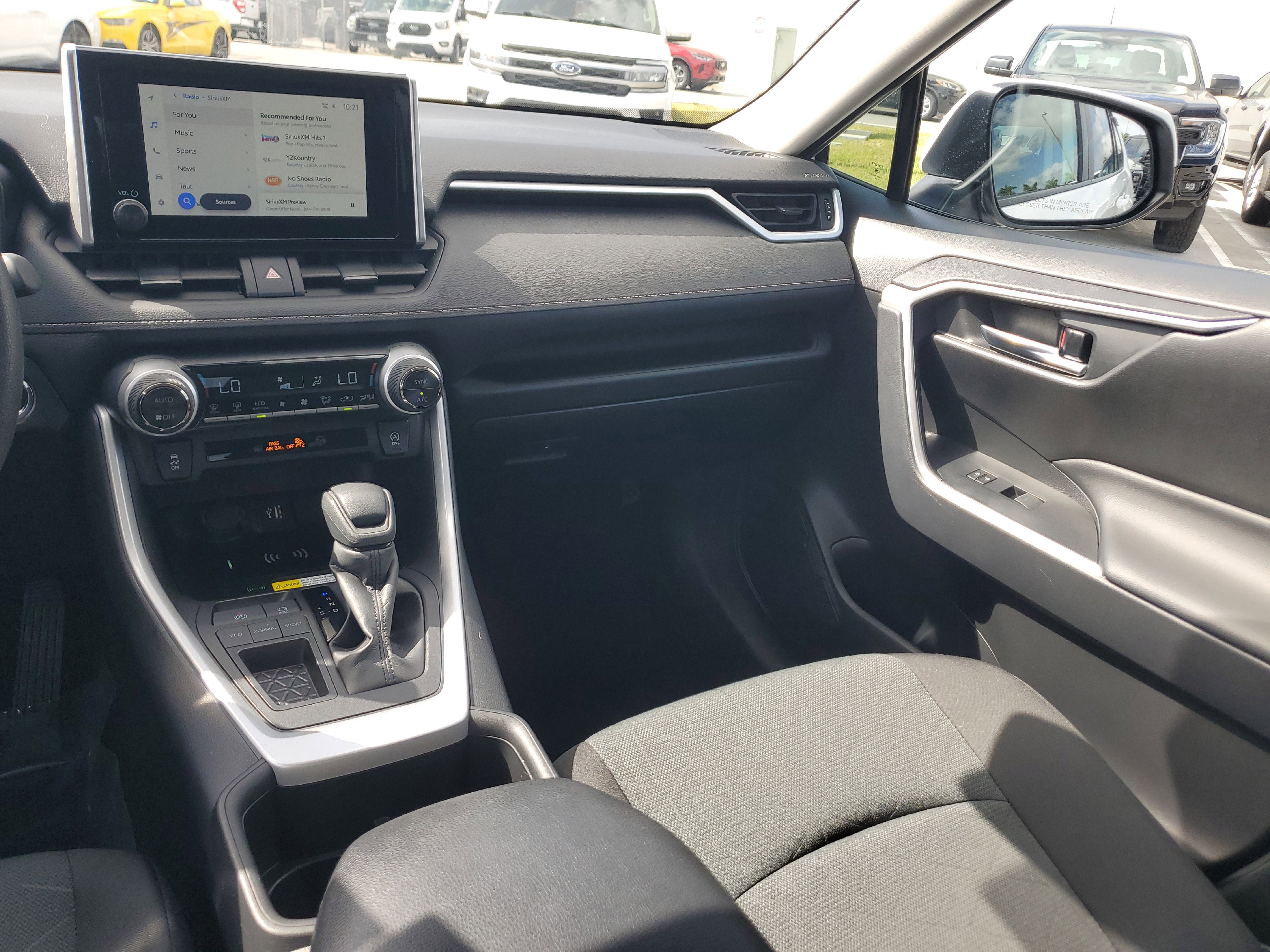 Used 2024 Toyota RAV4 XLE image 16