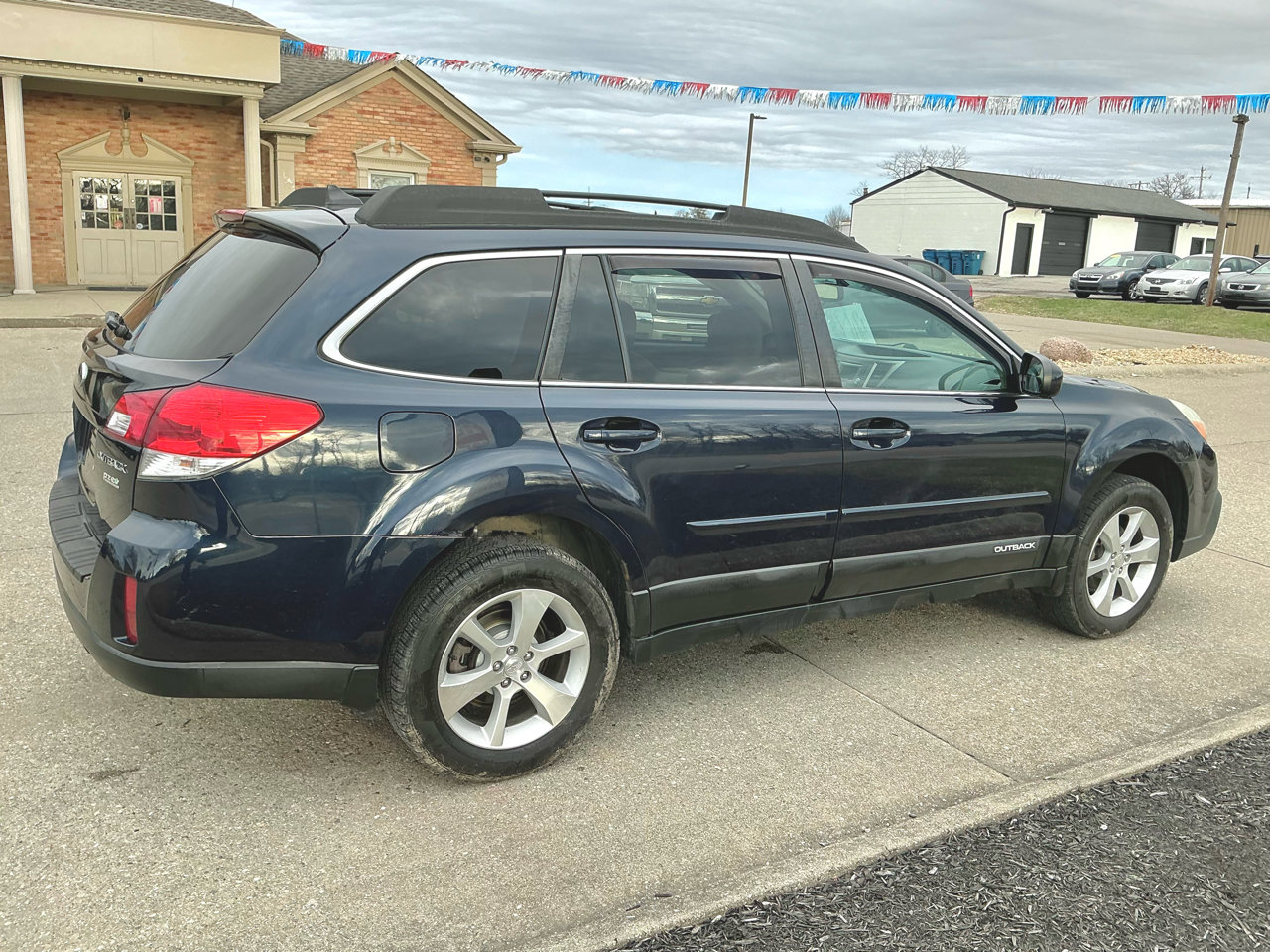 Used 2014 Subaru Outback 2.5i Limited w/ Moonroof Package image 4