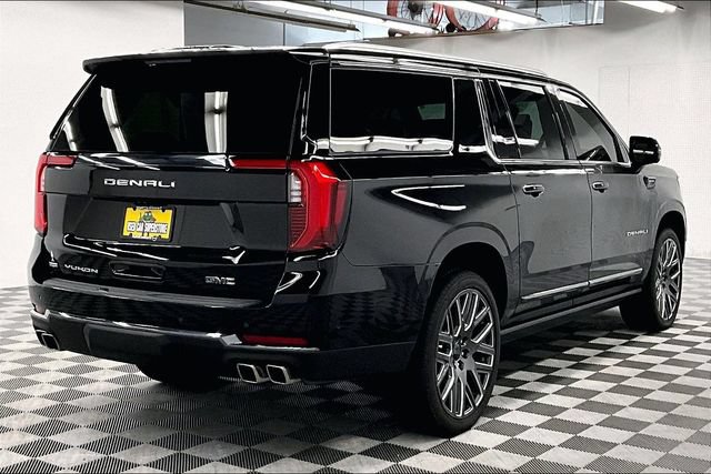Used 2025 GMC Yukon XL Denali Ultimate AWD/4WD image 13