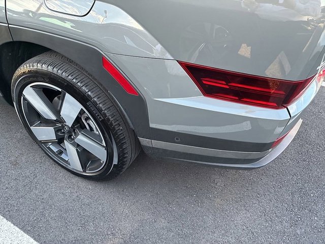 Used 2024 Hyundai Santa Fe Limited image 17