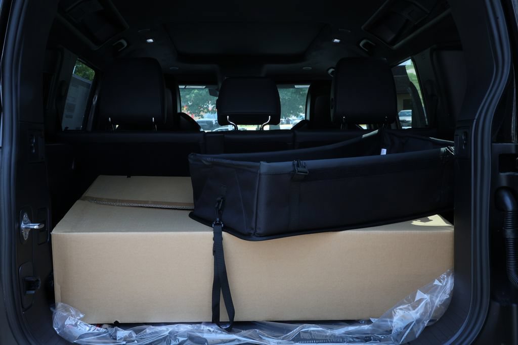 New 2026 Land Rover Defender 110 OCTA AWD/4WD image 42