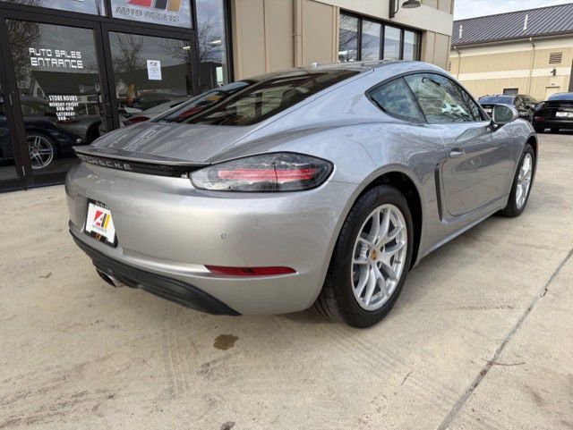 Used 2024 Porsche 718 Cayman image 9