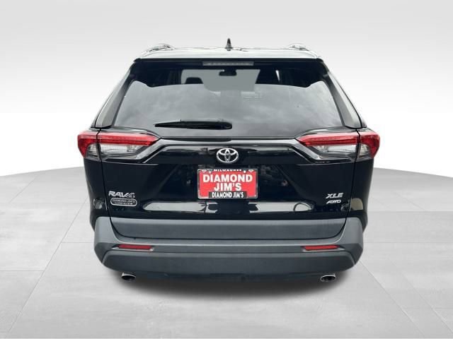 Used 2022 Toyota RAV4 XLE w/ Carpet Mat Package (TMS) image 17