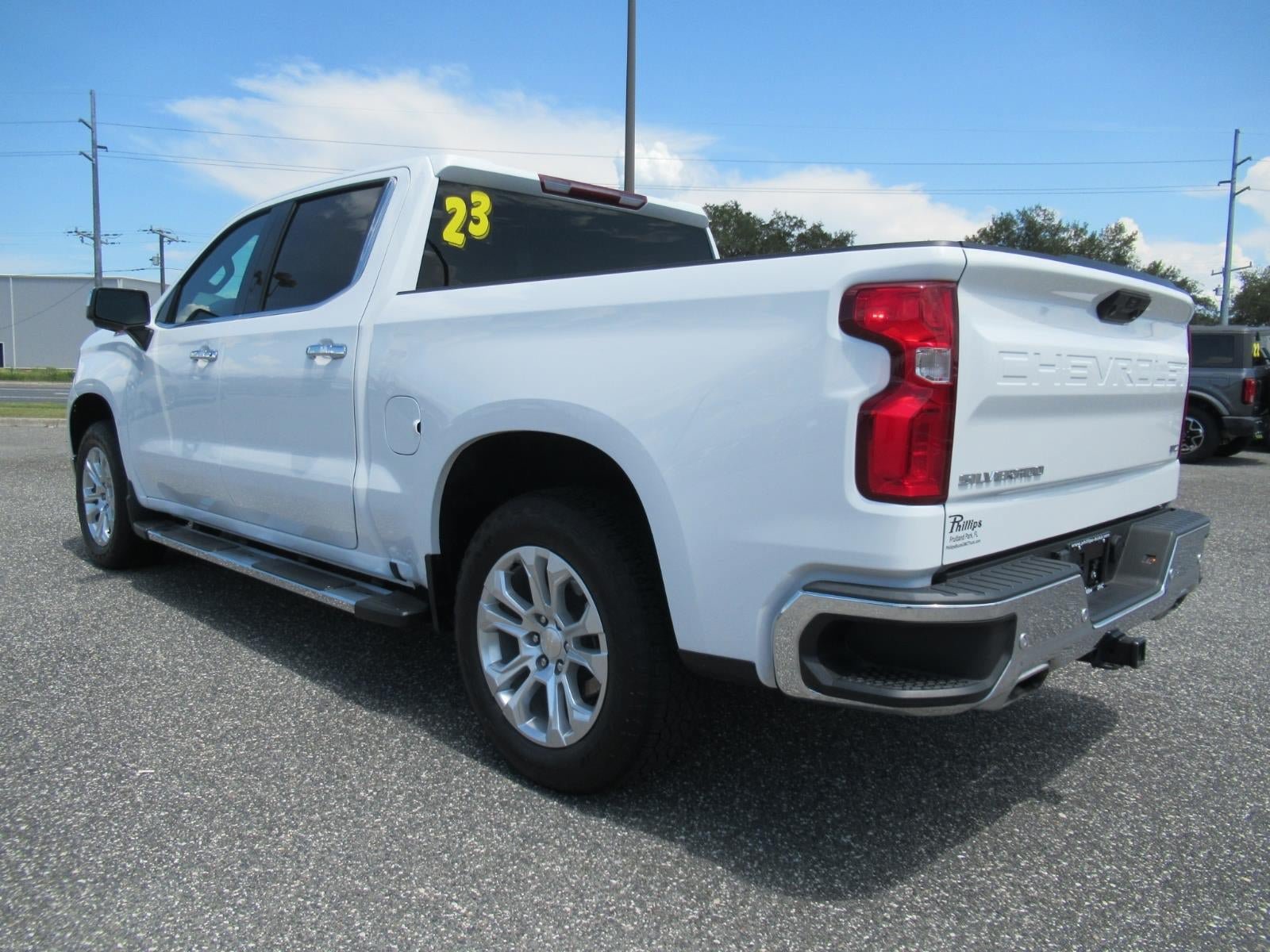 Used 2023 Chevrolet Silverado 1500 LTZ w/ Z71 Off-Road Package AWD/4WD image 5