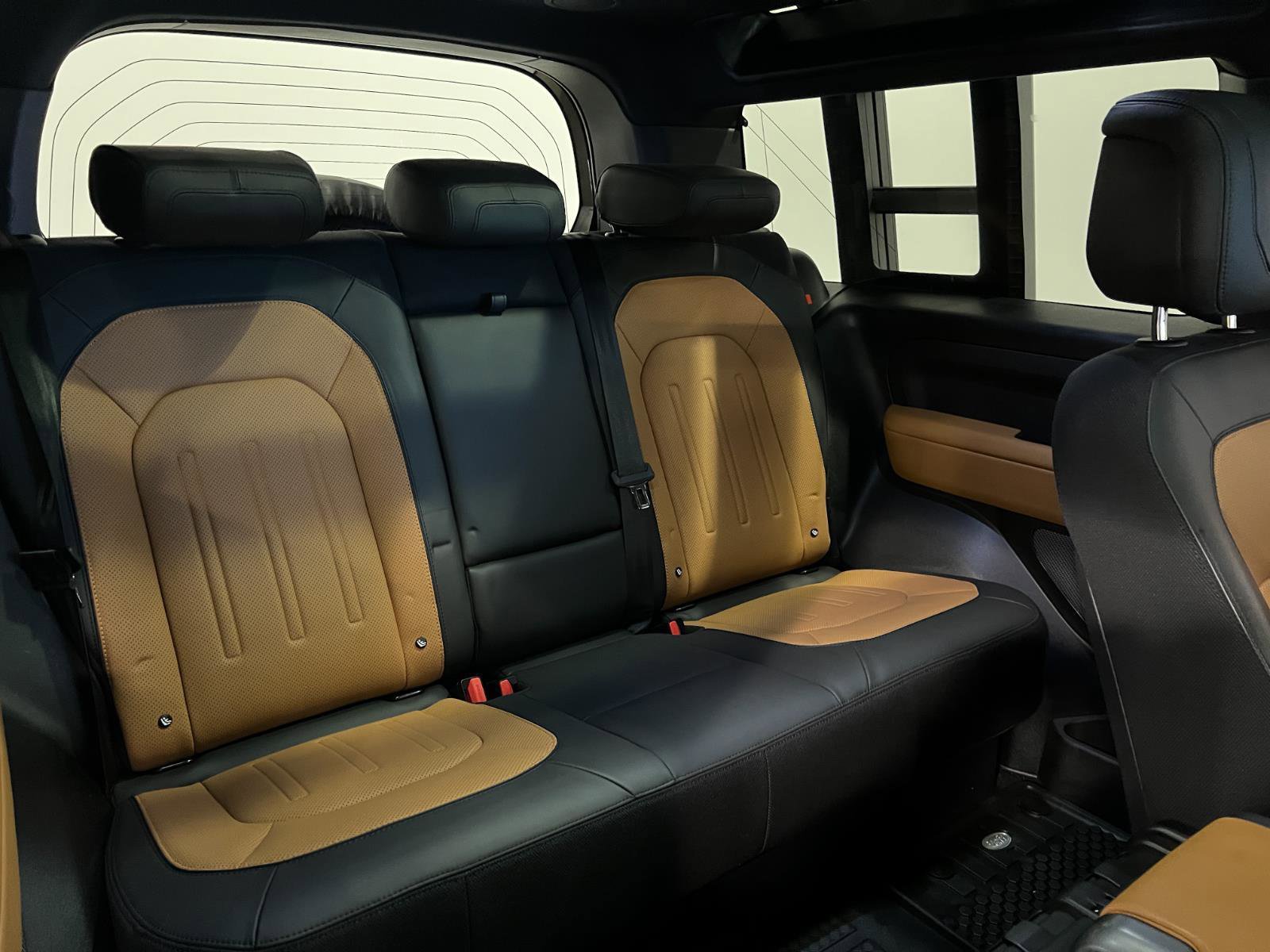 Used 2023 Land Rover Defender 90 X image 34