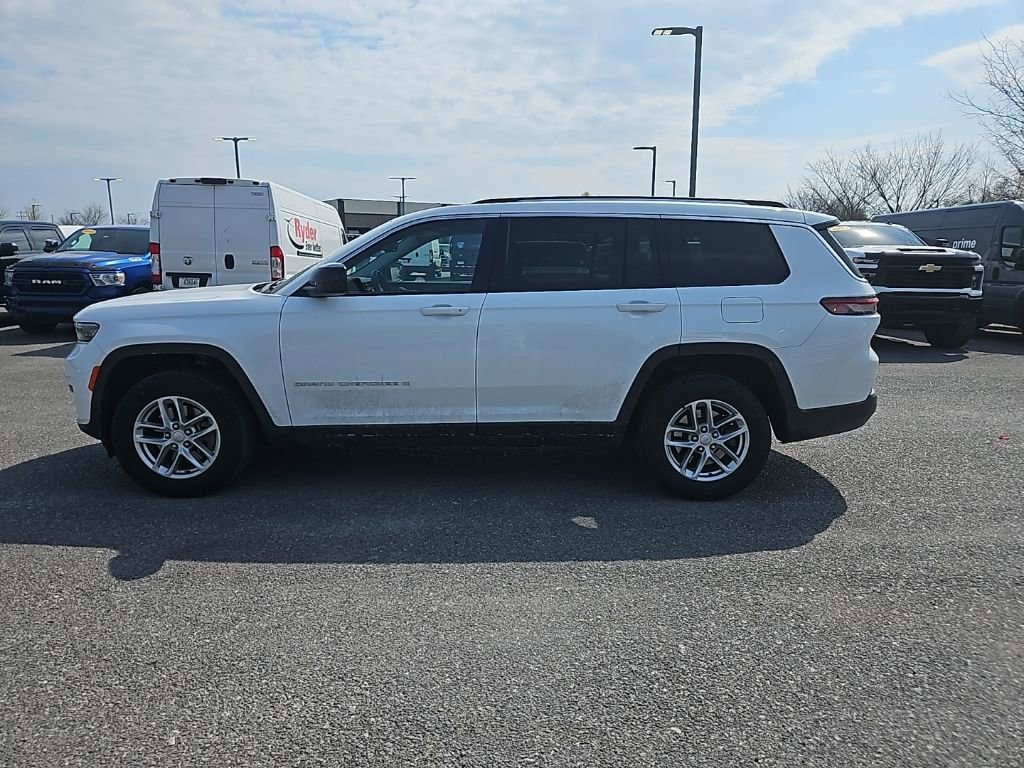 Used 2023 Jeep Grand Cherokee L Laredo image 4