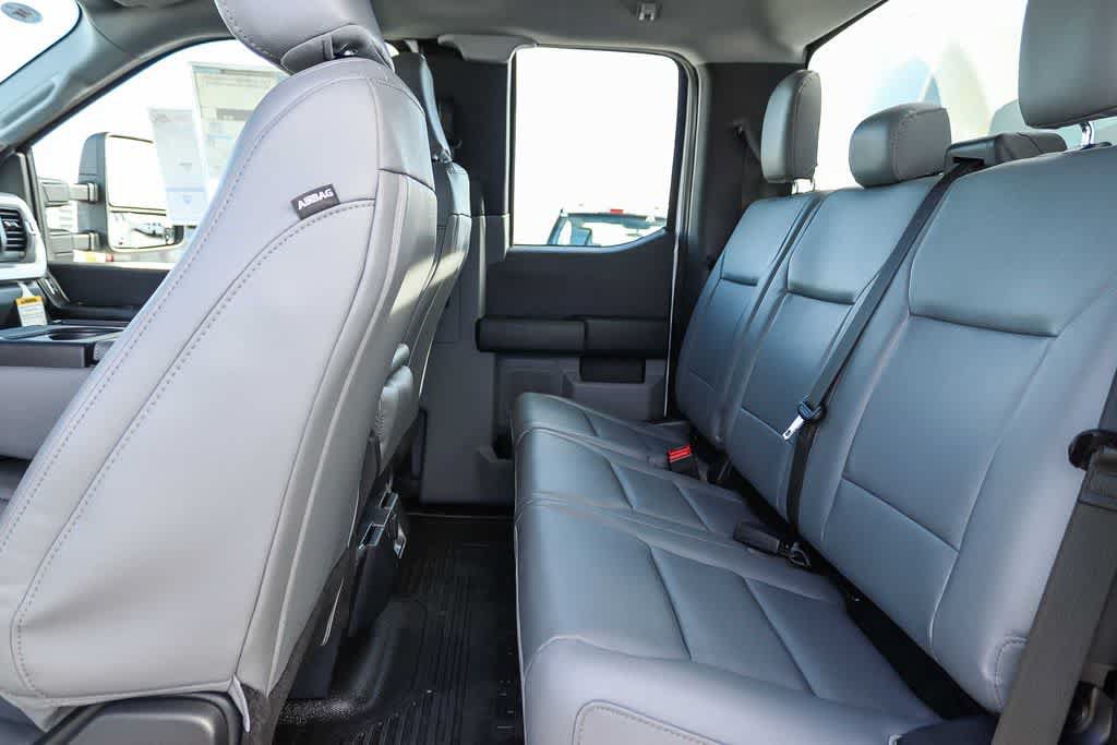 New 2026 Ford F250 XL w/ XL Chrome Package RWD image 18