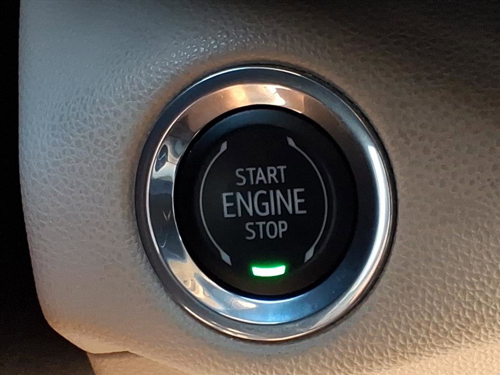 Used 2021 Buick Envision Essence w/ Technology Package I image 26