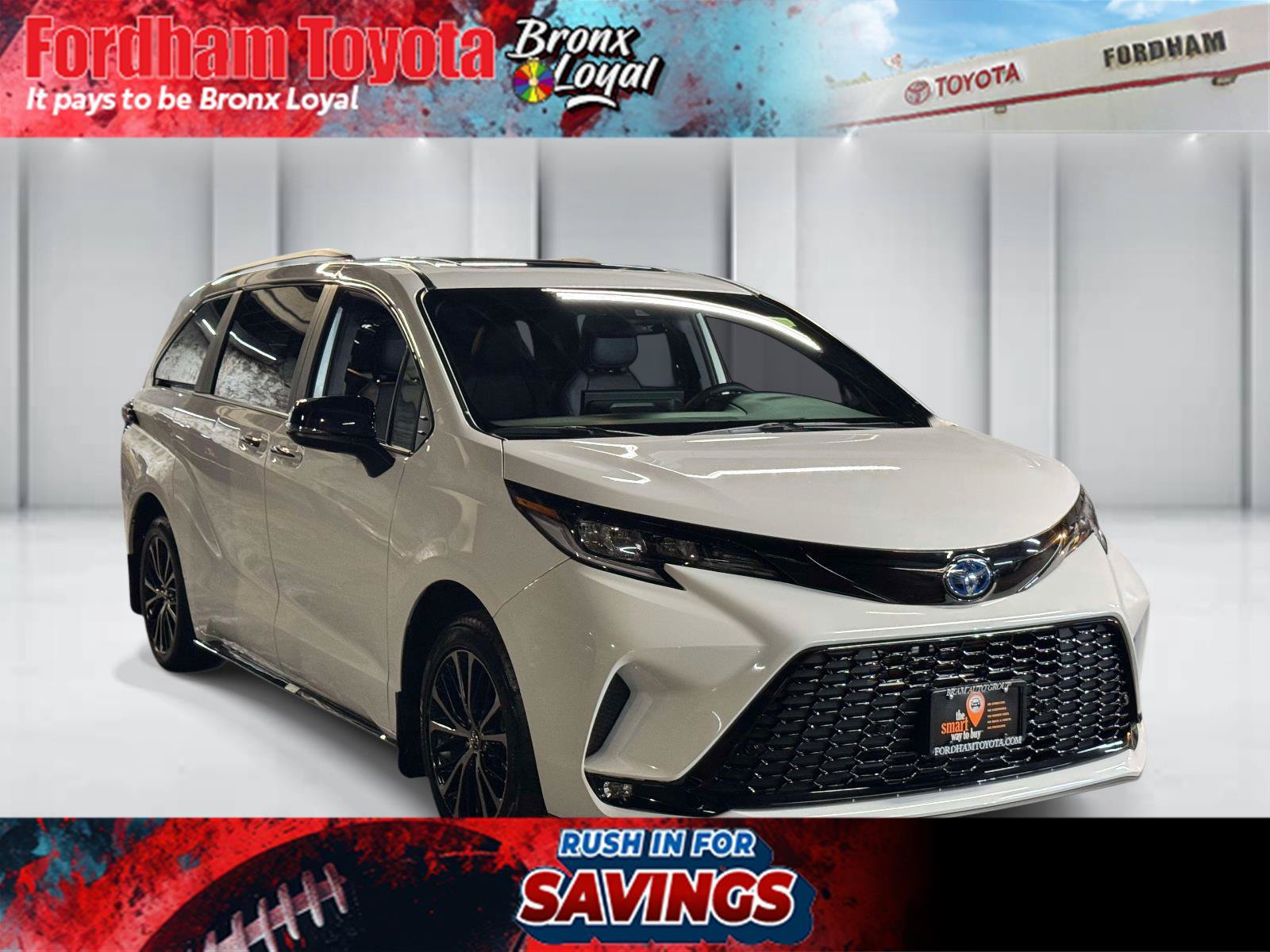 Used 2025 Toyota Sienna XSE w/ XSE Premium Package AWD/4WD image 1