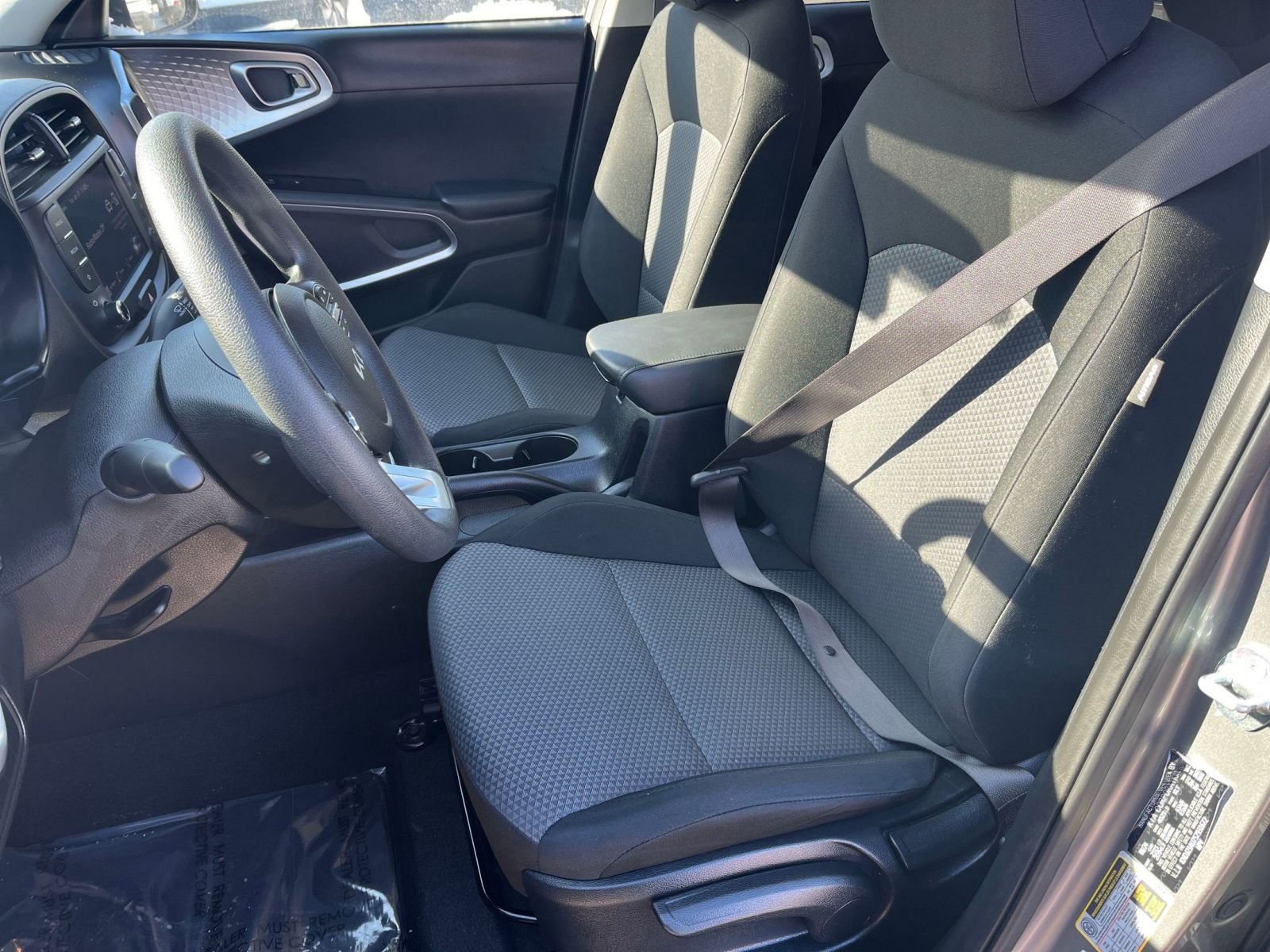 Used 2025 Kia Soul LX w/ LX Technology Package image 32