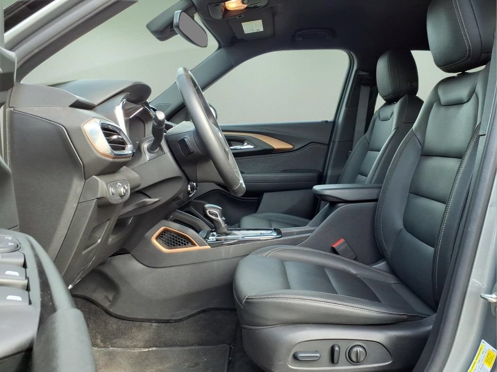 Used 2023 Chevrolet TrailBlazer ACTIV w/ Convenience Package AWD/4WD image 2