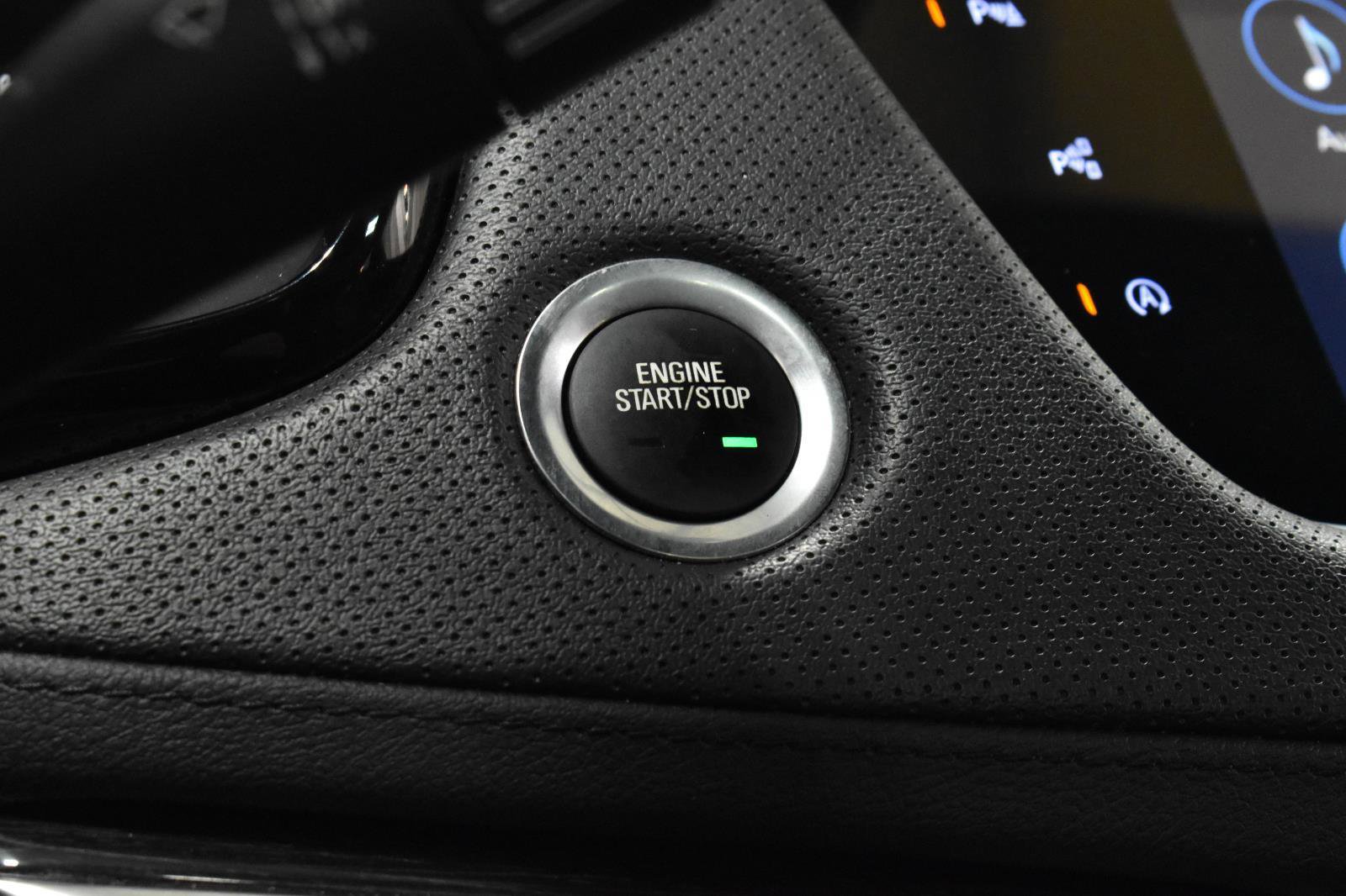 Used 2021 Cadillac XT5 Premium Luxury image 14