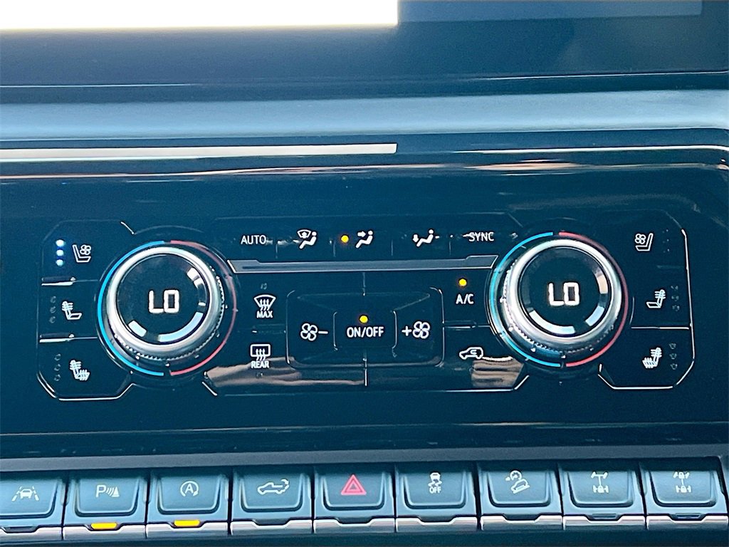 Used 2024 GMC Sierra 1500 AT4X image 15