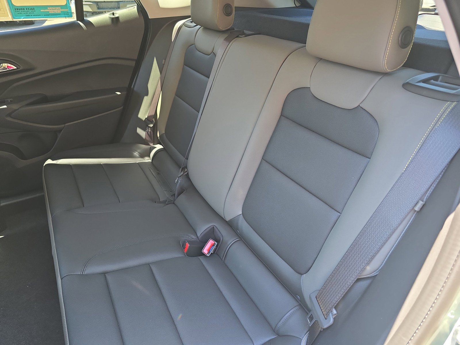 Used 2026 Chevrolet Trax ACTIV w/ Sunroof Package FWD image 15