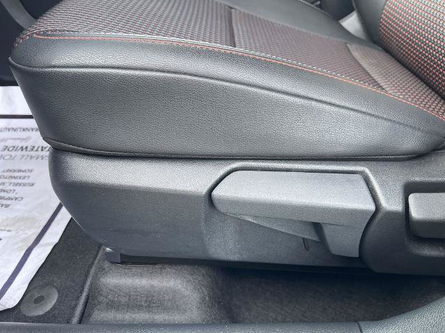 Certified 2025 Nissan Kicks SR AWD/4WD image 16