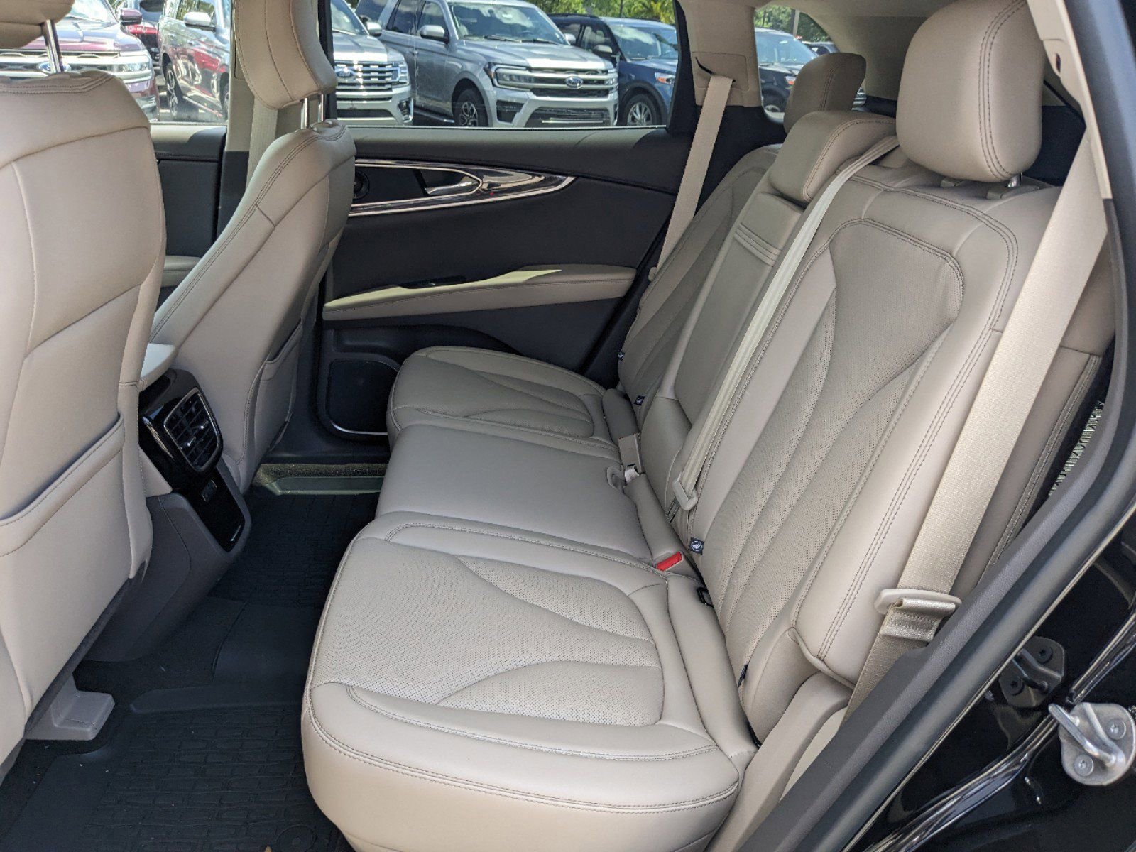 Certified 2023 Lincoln Nautilus Reserve w/ Equipment Group 201A image 16