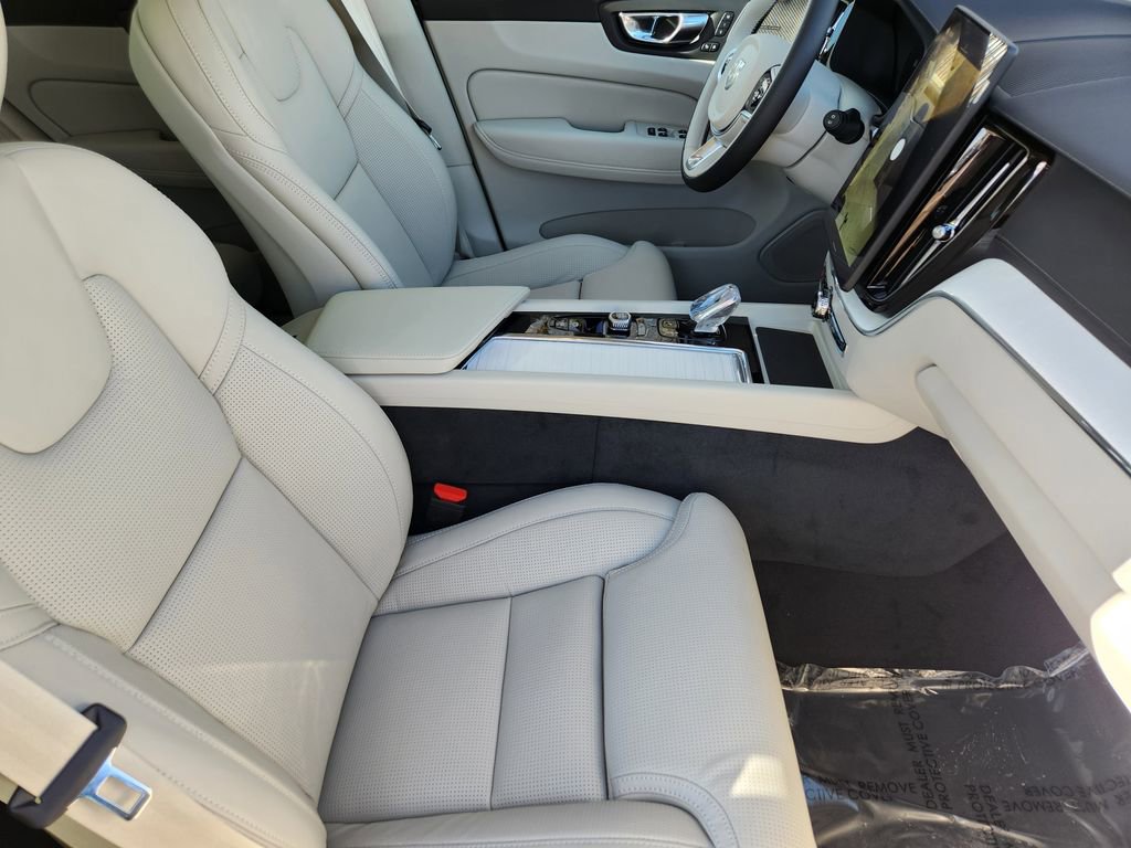 New 2026 Volvo XC60 T8 Ultra w/ Protection Package Premier image 5