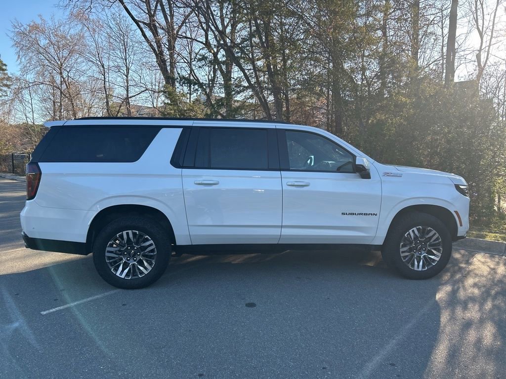 Certified 2025 Chevrolet Suburban Z71 image 31