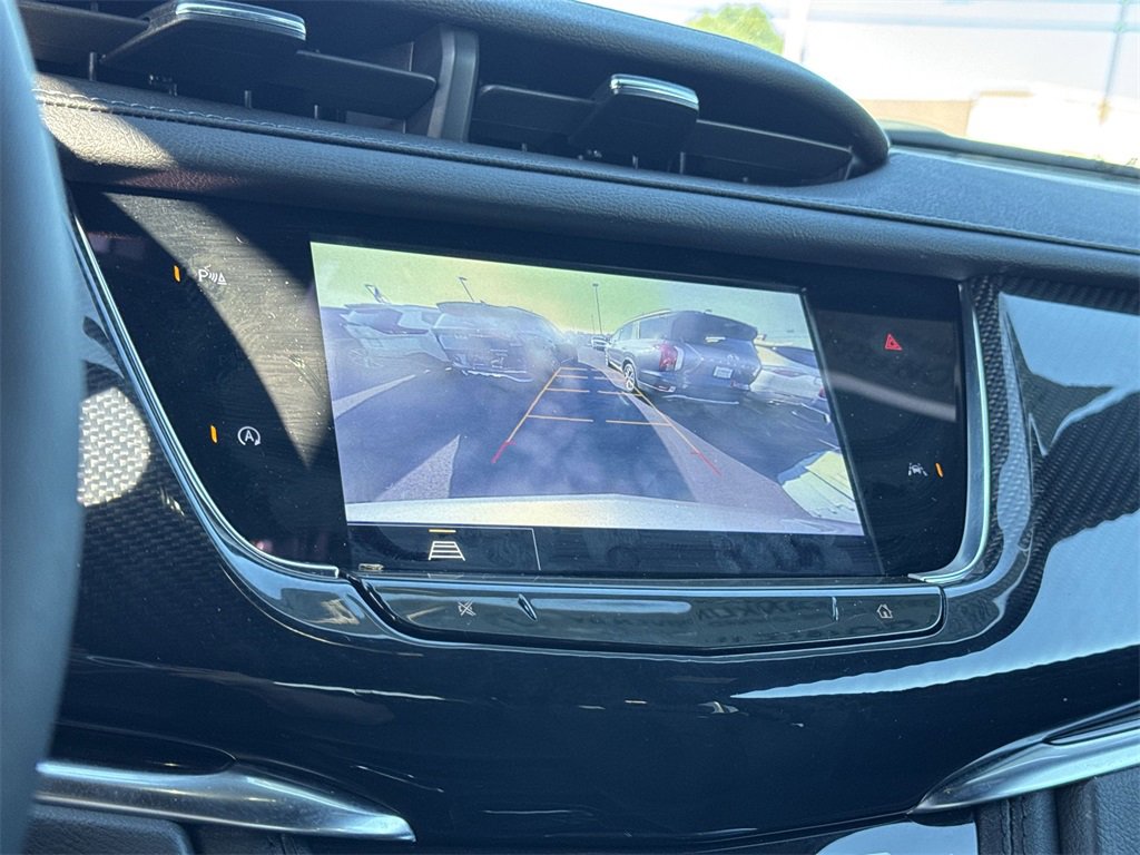 Used 2024 Cadillac XT6 Sport image 23