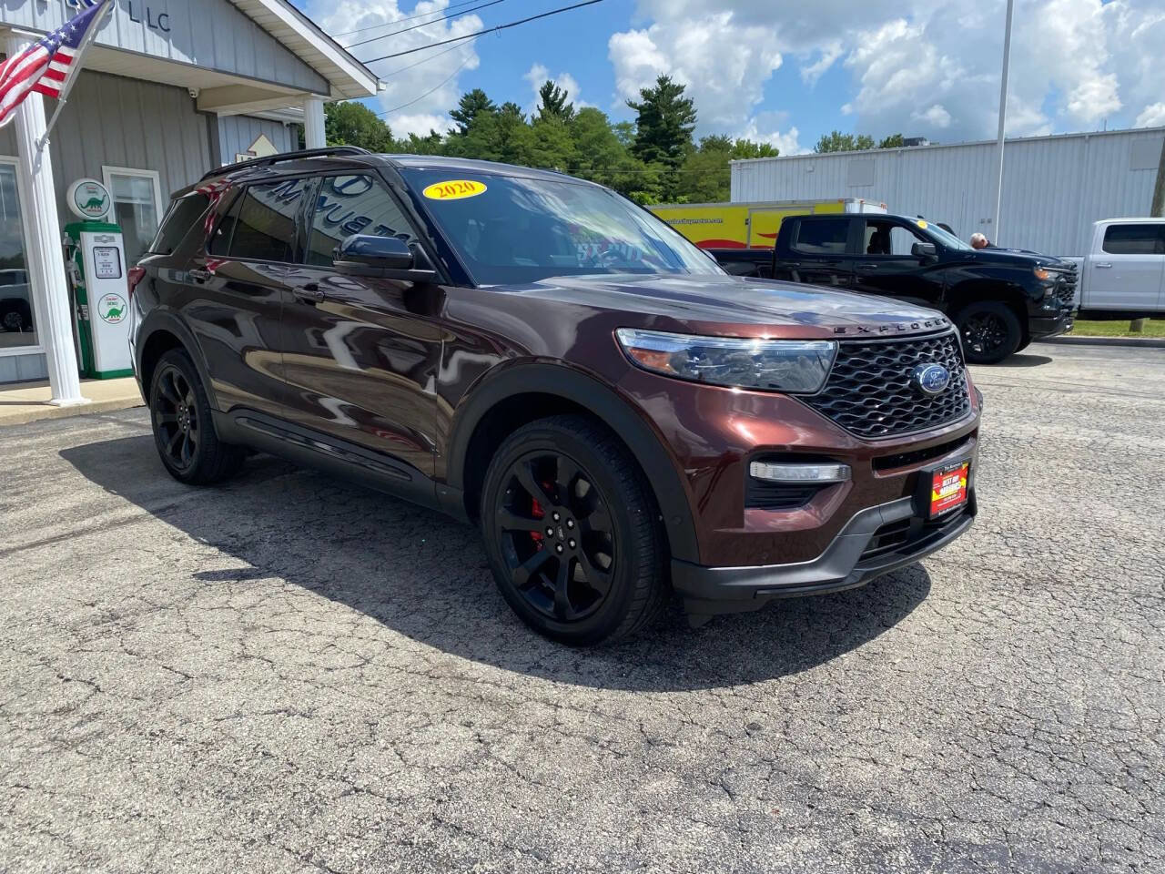Used 2020 Ford Explorer ST w/ ST Street Pack image 9