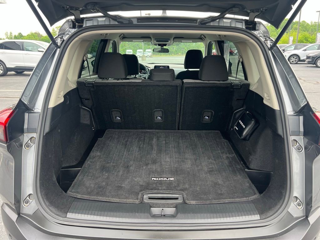 Used 2022 Nissan Rogue SV image 10