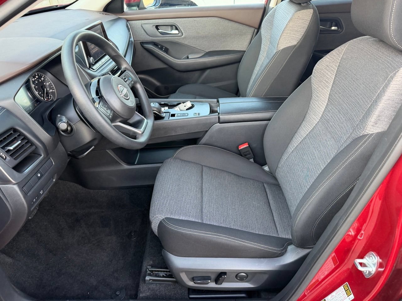 Certified 2023 Nissan Rogue SV FWD image 29