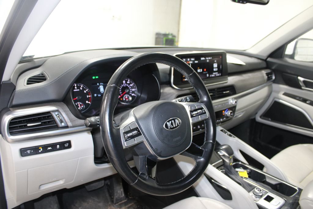 Used 2021 Kia Telluride EX w/ EX Premium Package image 16