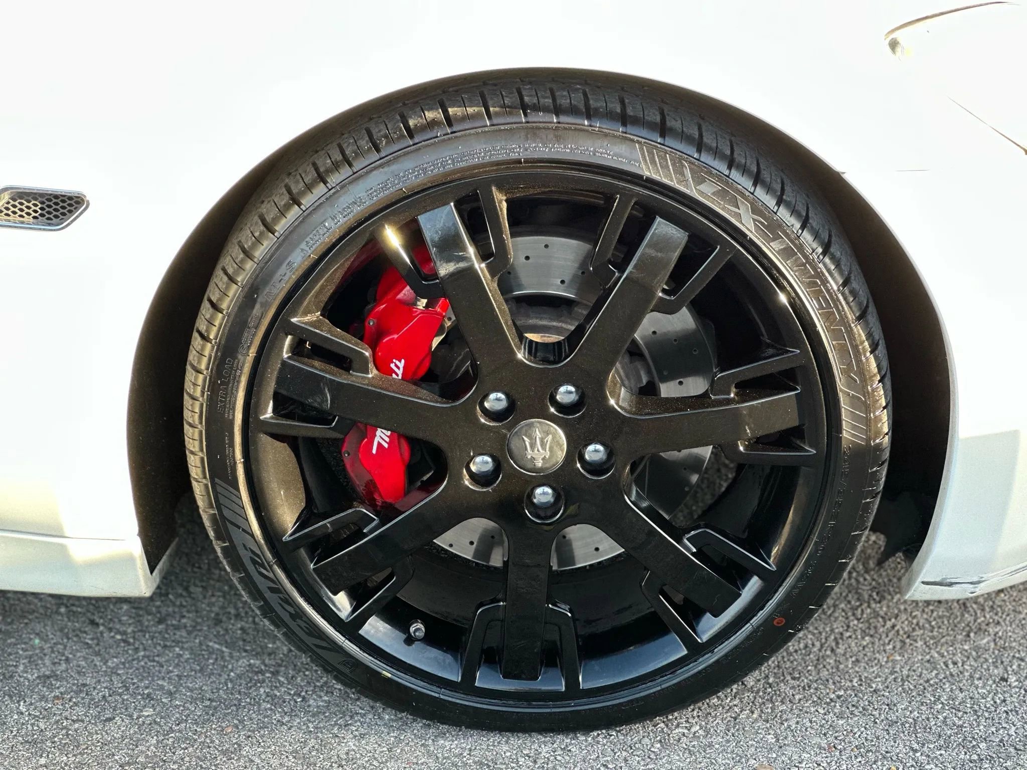 Used 2014 Maserati GranTurismo Sport image 20