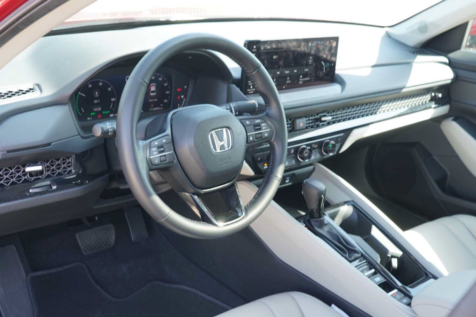 Used 2024 Honda Accord EX-L image 8