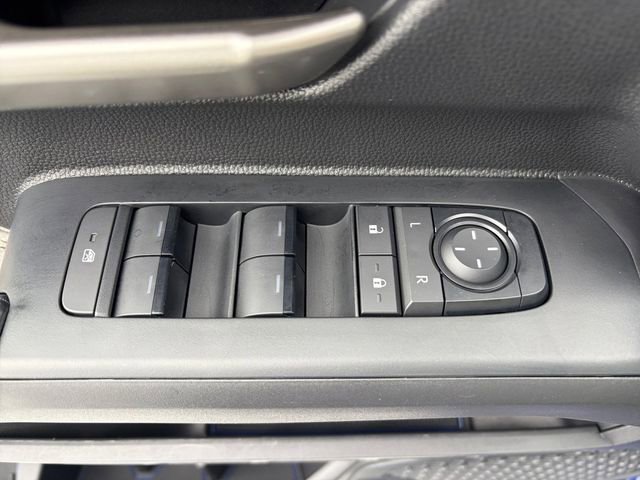 Used 2024 Toyota Tacoma Limited w/ Limited Package (LT) image 4