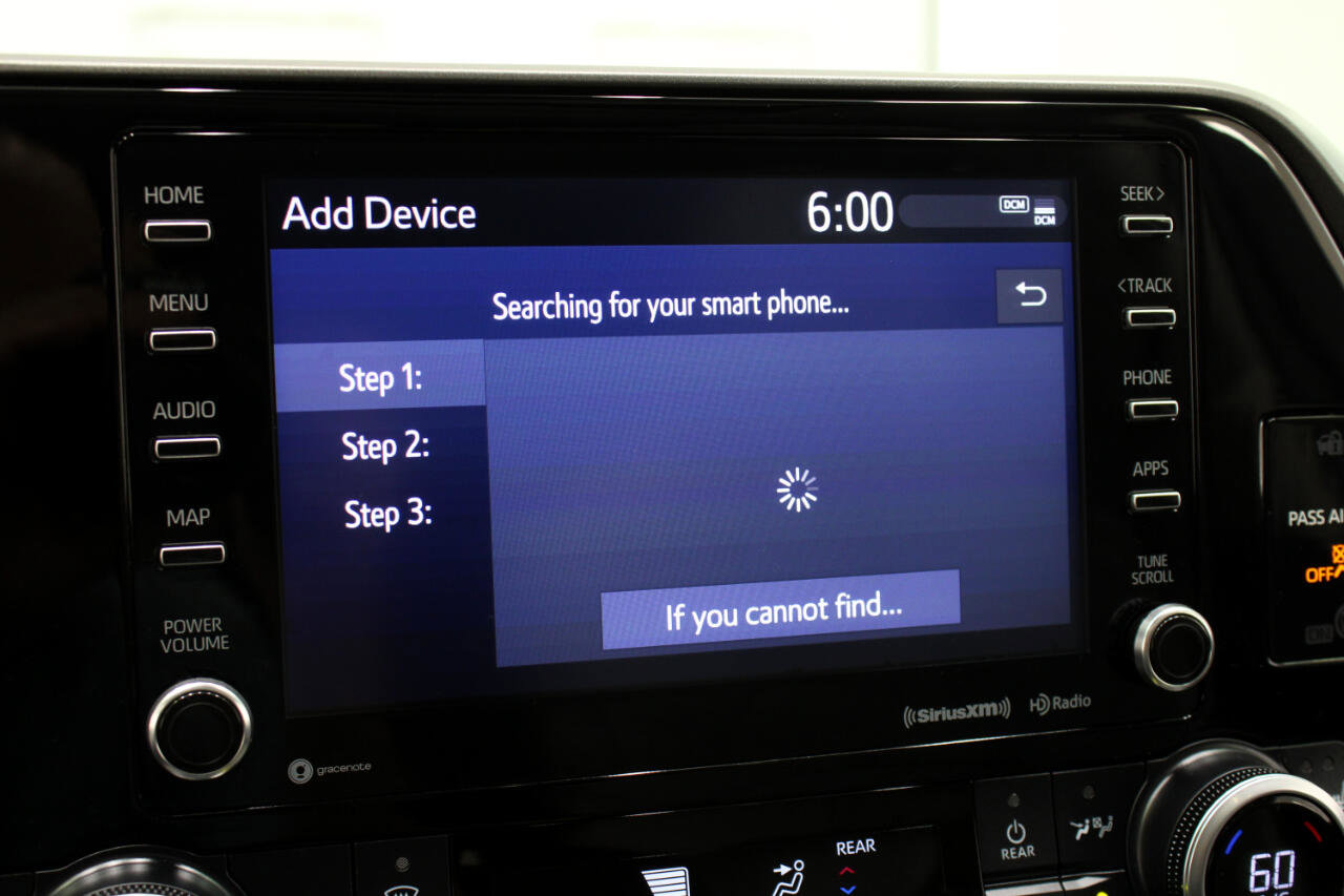 Used 2021 Toyota Highlander XLE image 64