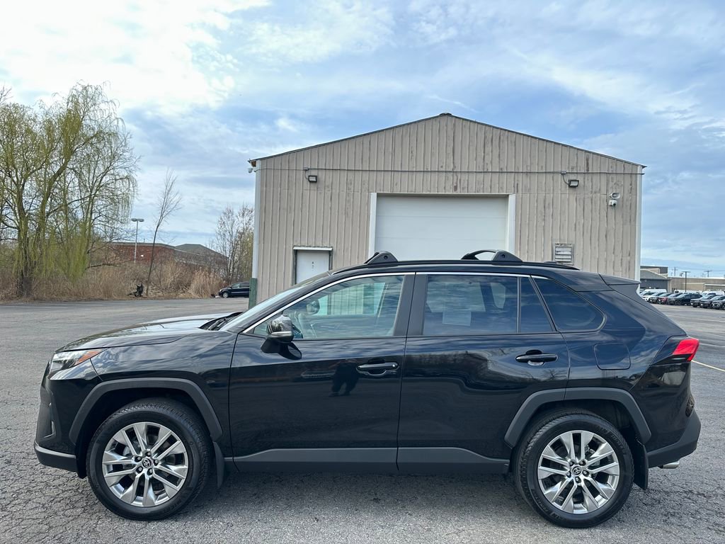 Used 2023 Toyota RAV4 XLE Premium AWD/4WD image 10