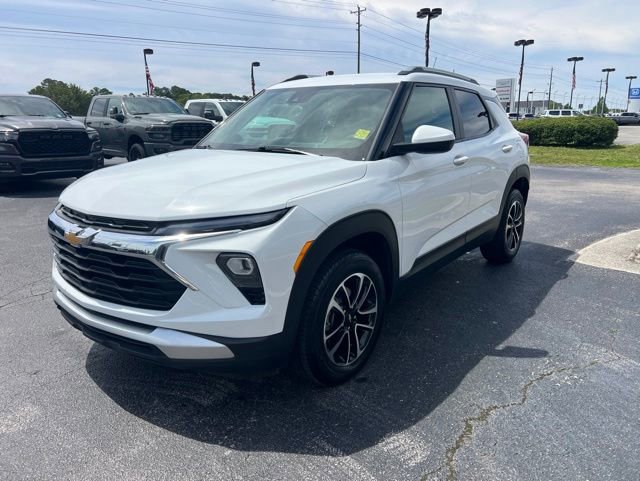 Used 2024 Chevrolet TrailBlazer LT AWD/4WD image 4