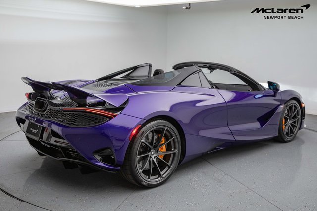 Used 2025 McLaren 750S Spider RWD image 17