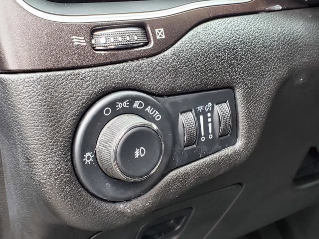 Used 2022 Jeep Cherokee Trailhawk w/ Trailer Tow Group image 9