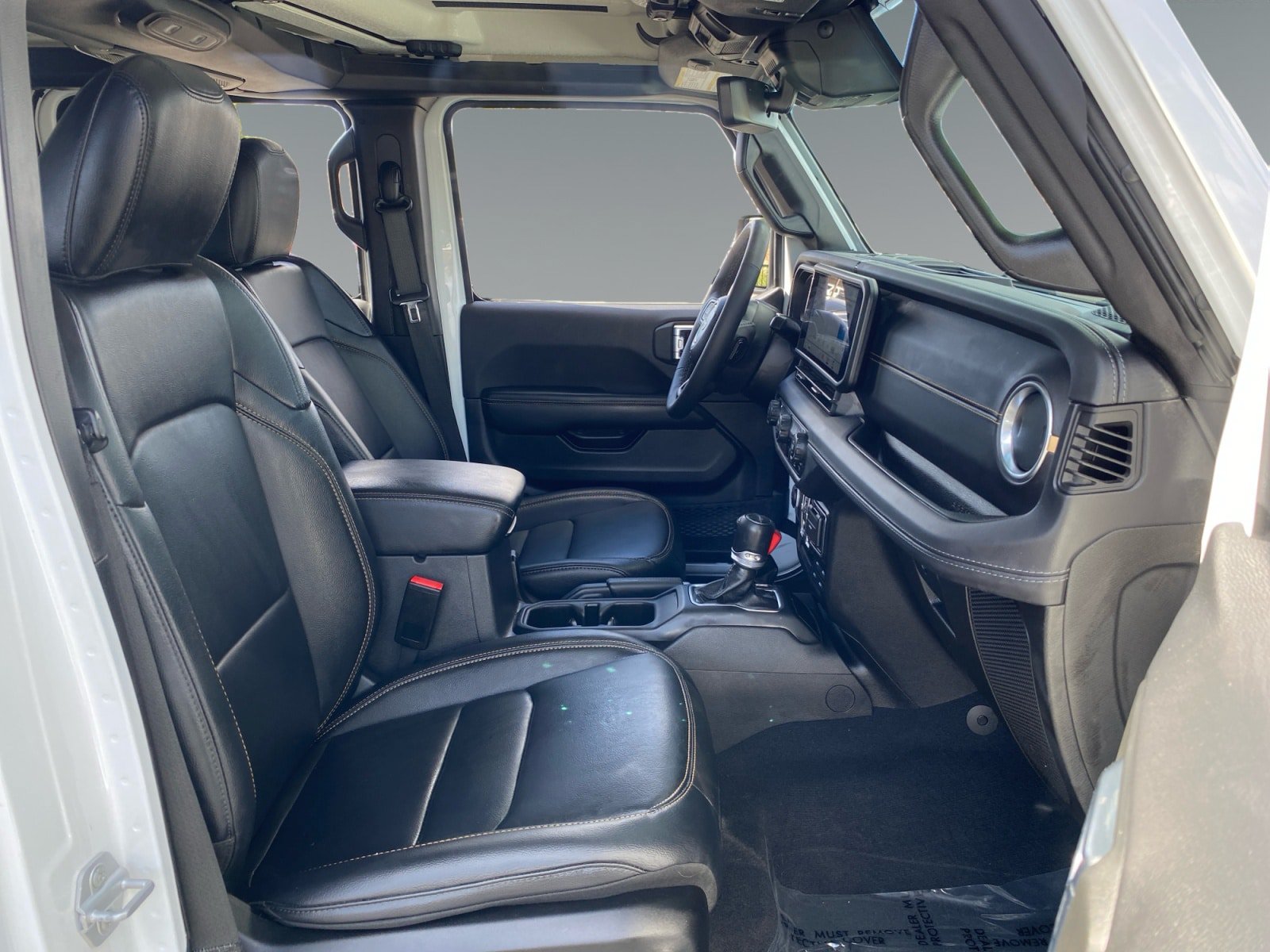 Used 2025 Jeep Gladiator Sport AWD/4WD image 15