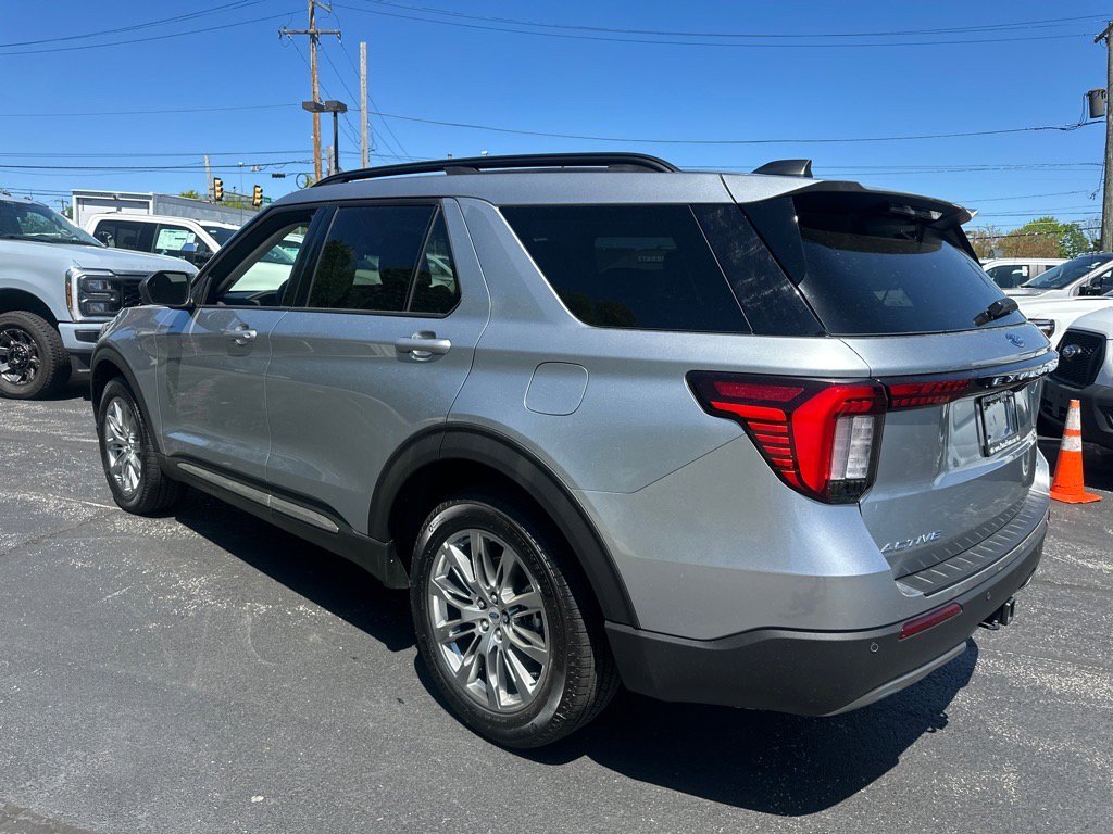 New 2025 Ford Explorer Active w/ Active Comfort Package image 10