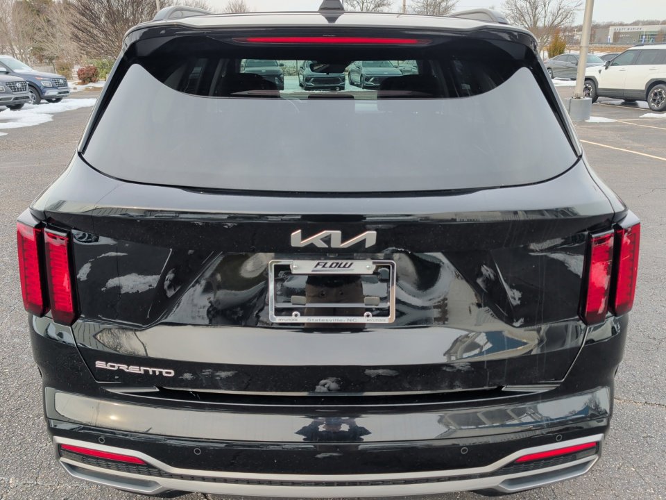 Used 2023 Kia Sorento S w/ Panoramic Sunroof Package image 17
