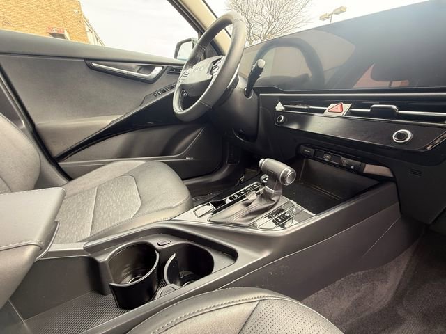Used 2024 Kia Niro SX image 25