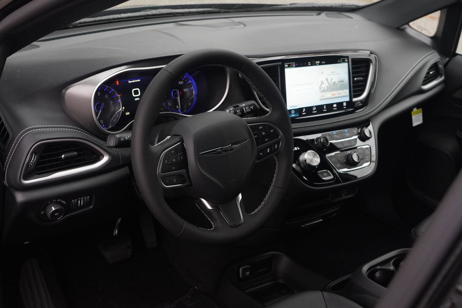 New 2026 Chrysler Pacifica Select image 26