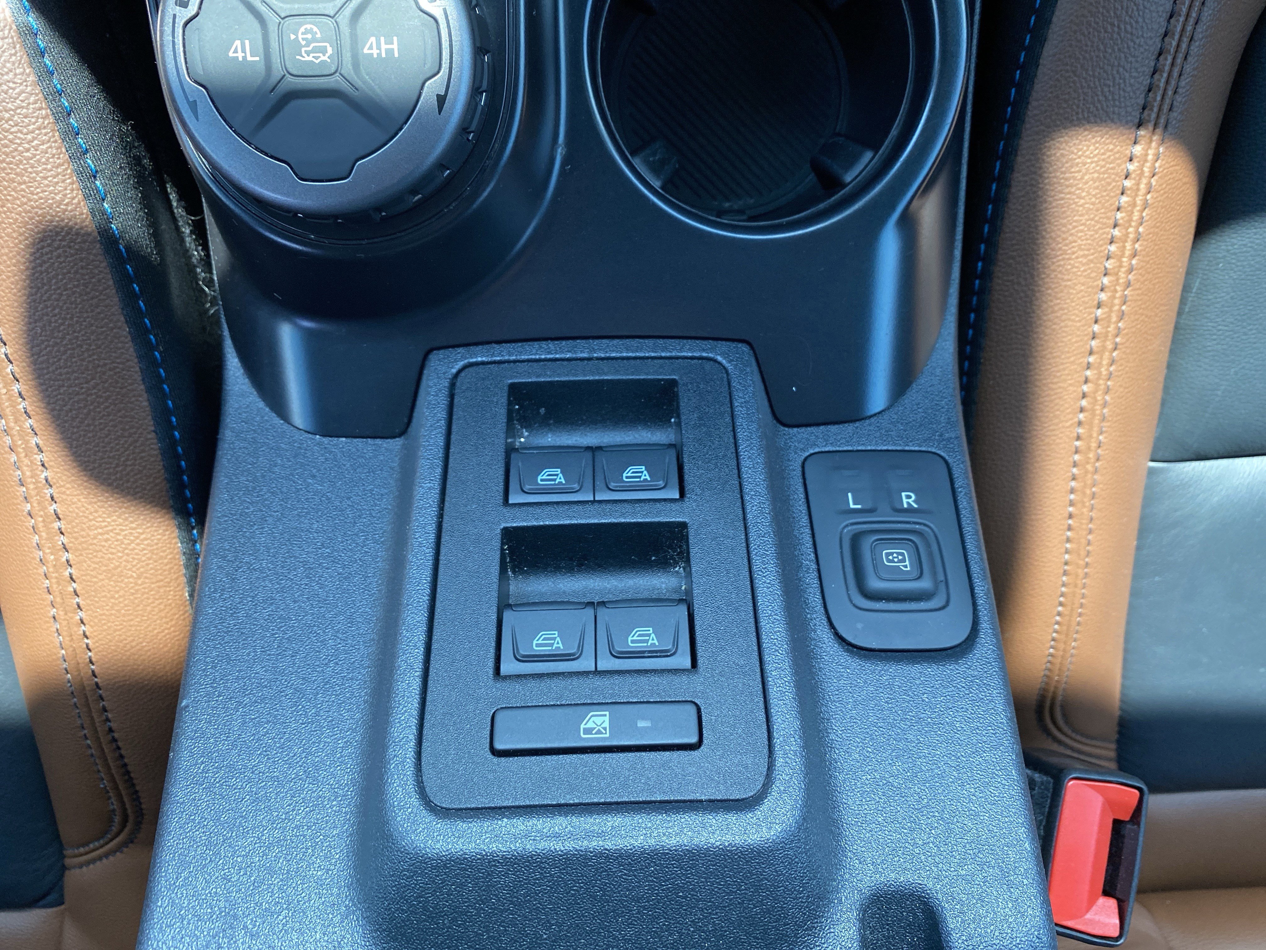 Used 2024 Ford Bronco Outer Banks image 38